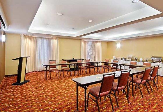 Отель Courtyard Sarasota Bradenton Airport Экстерьер фото