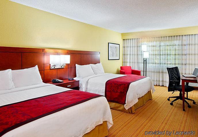 Отель Courtyard Sarasota Bradenton Airport Номер фото