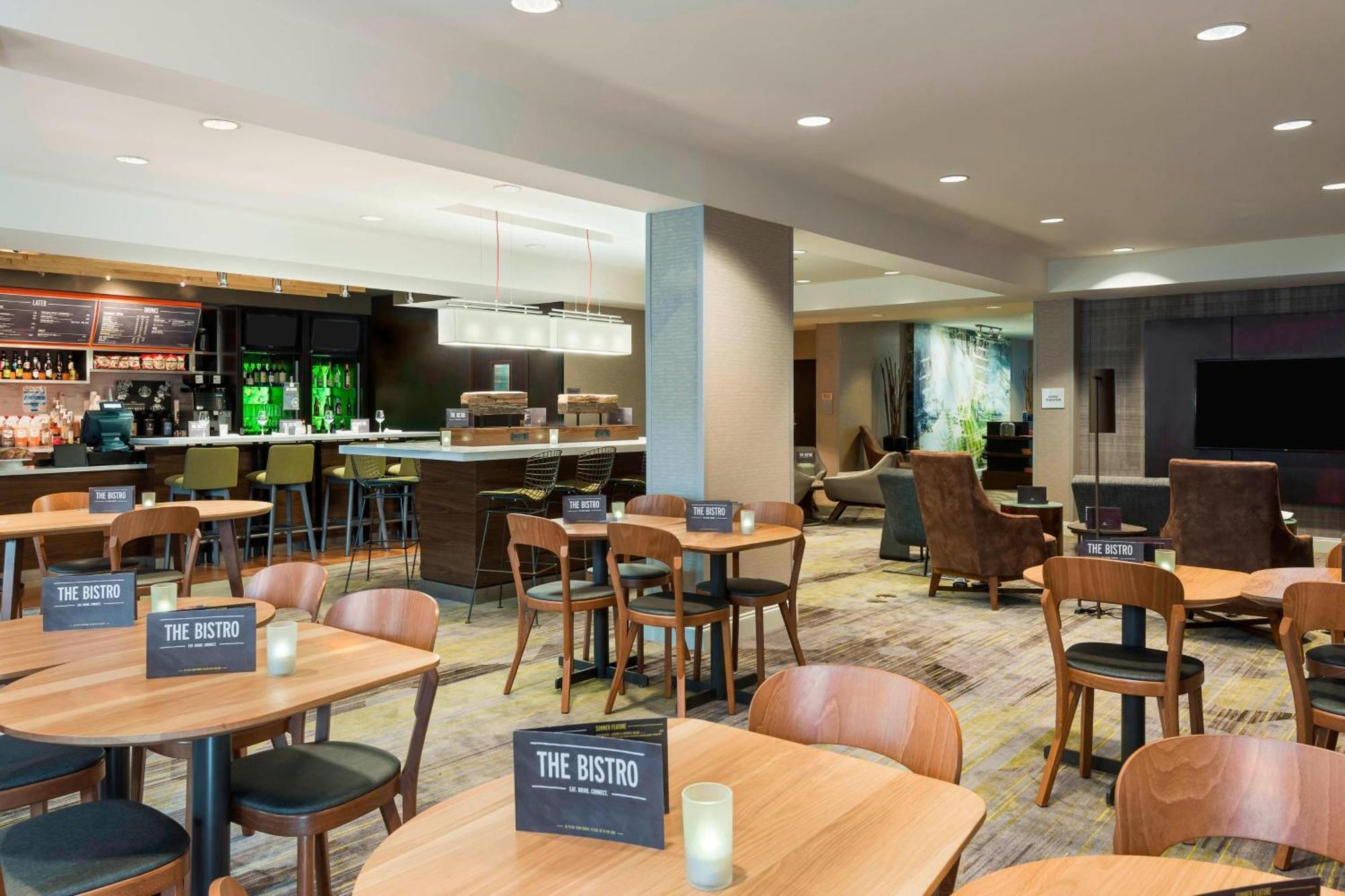 Отель Courtyard Sarasota Bradenton Airport Экстерьер фото