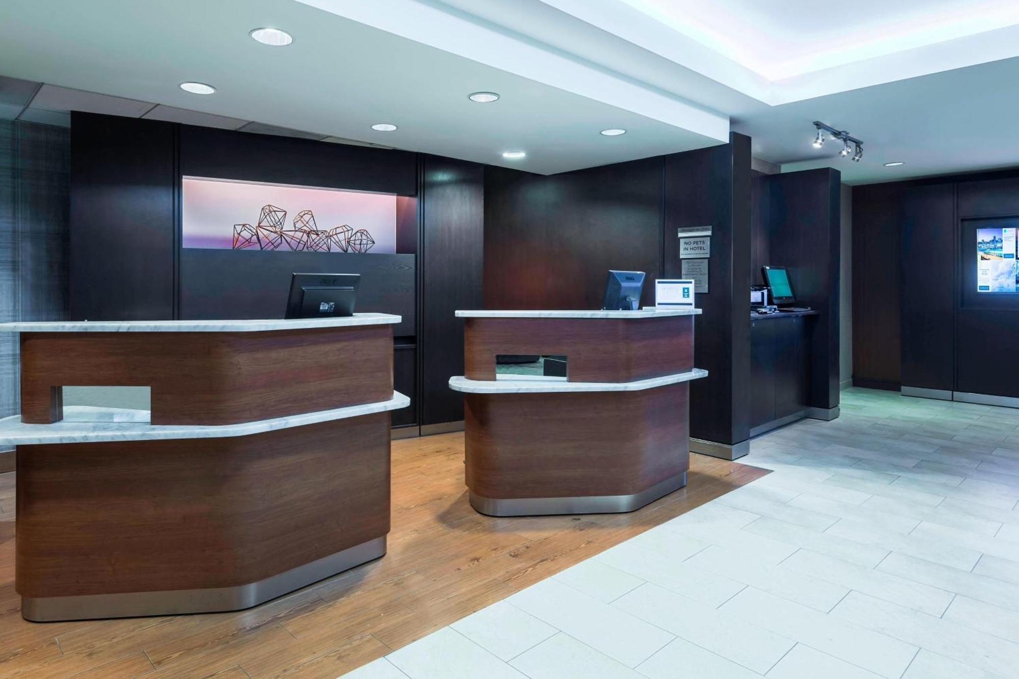 Отель Courtyard Sarasota Bradenton Airport Экстерьер фото