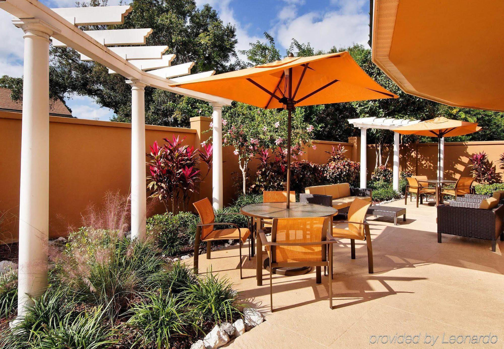 Отель Courtyard Sarasota Bradenton Airport Экстерьер фото