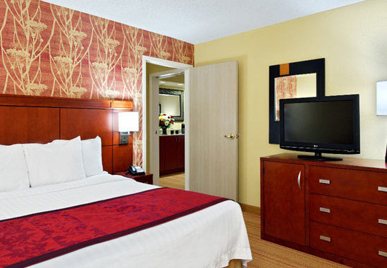 Отель Courtyard Sarasota Bradenton Airport Экстерьер фото
