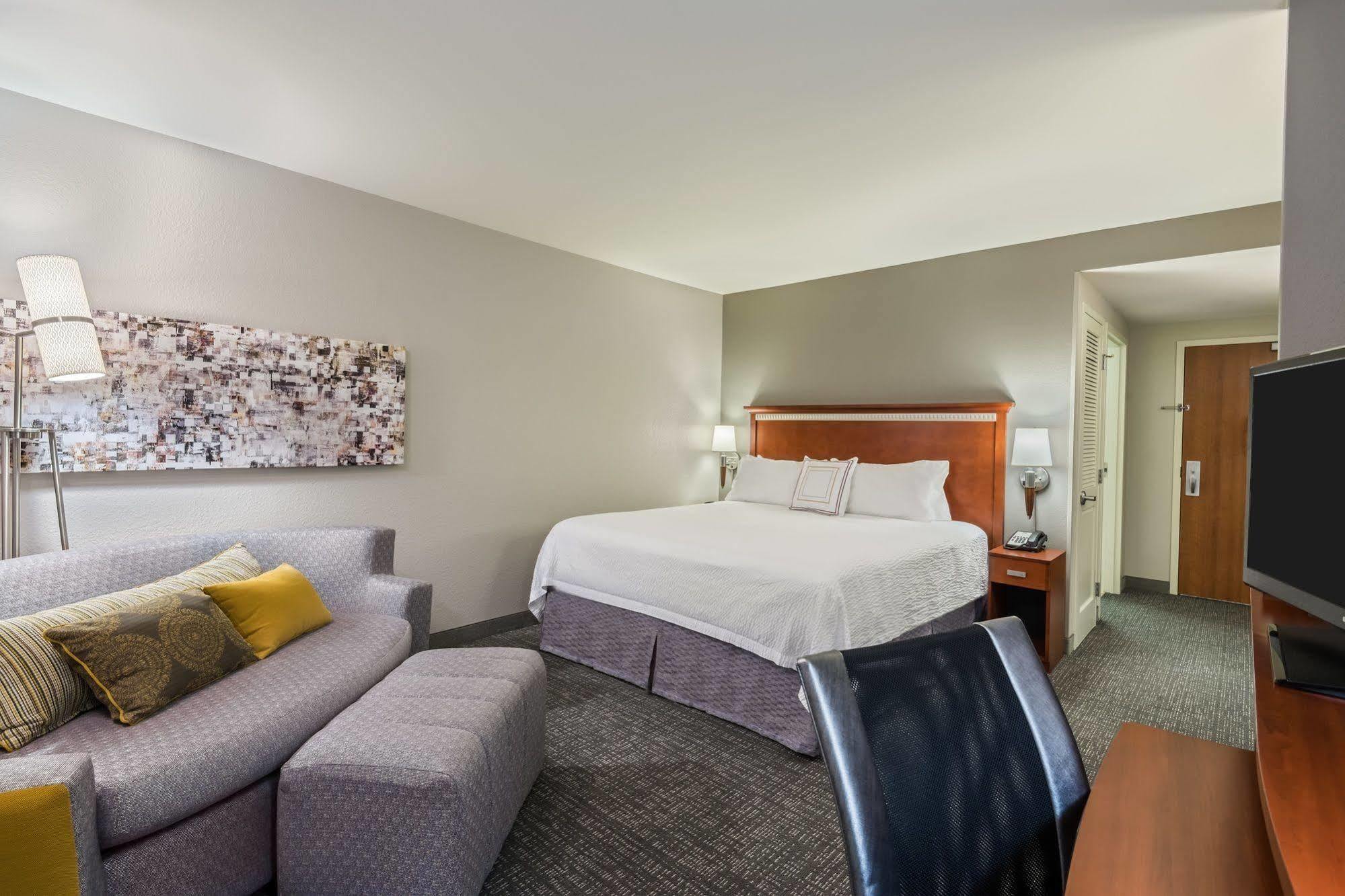 Отель Courtyard Sarasota Bradenton Airport Экстерьер фото