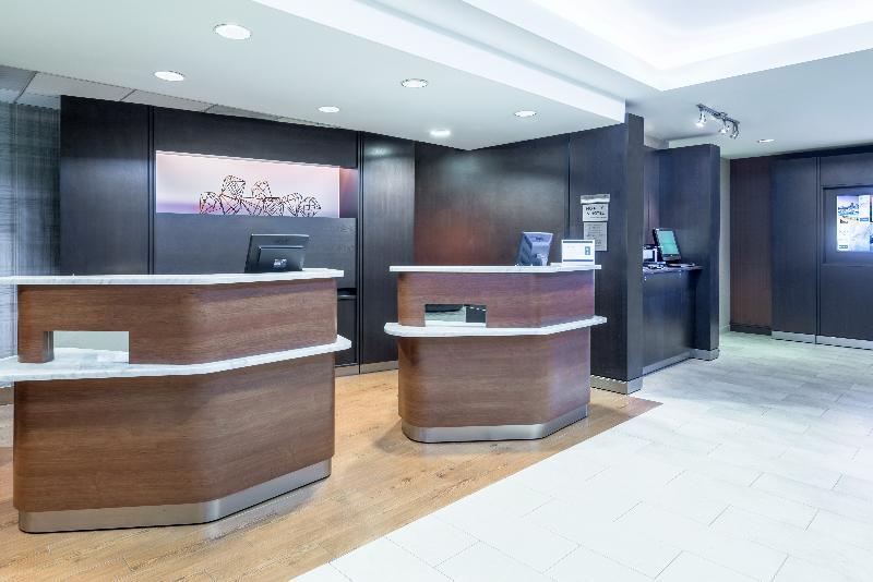 Отель Courtyard Sarasota Bradenton Airport Экстерьер фото